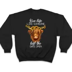 Country Heifer Highland Cow With Sunflowers Farm Farmer Girl T Shirt Country Heifer Highland Cow With Sunflowers Farm Farmer Girl T Shirt