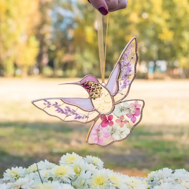 55486406-r-il-58a2a4-6482769276-il_794xN.6482769276_kdrx Hummingbird Stained Glass Window Hangings Mothers Day Gift Pressed Flower Art Custom Stained Glass Hummingbird Suncatcher Gifts For Mom